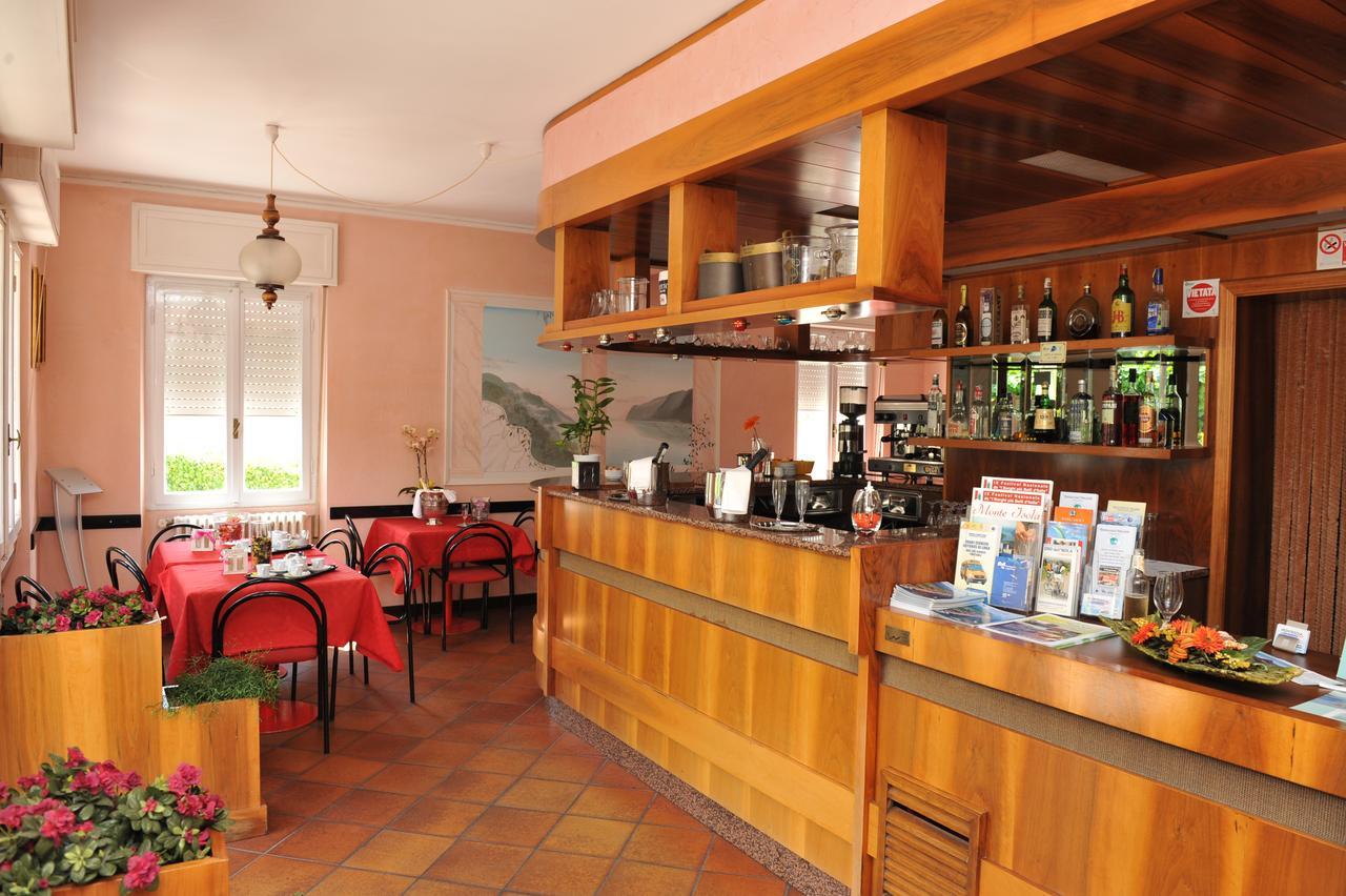 Hotel Bellavista Meuble Monte Isola Exterior photo