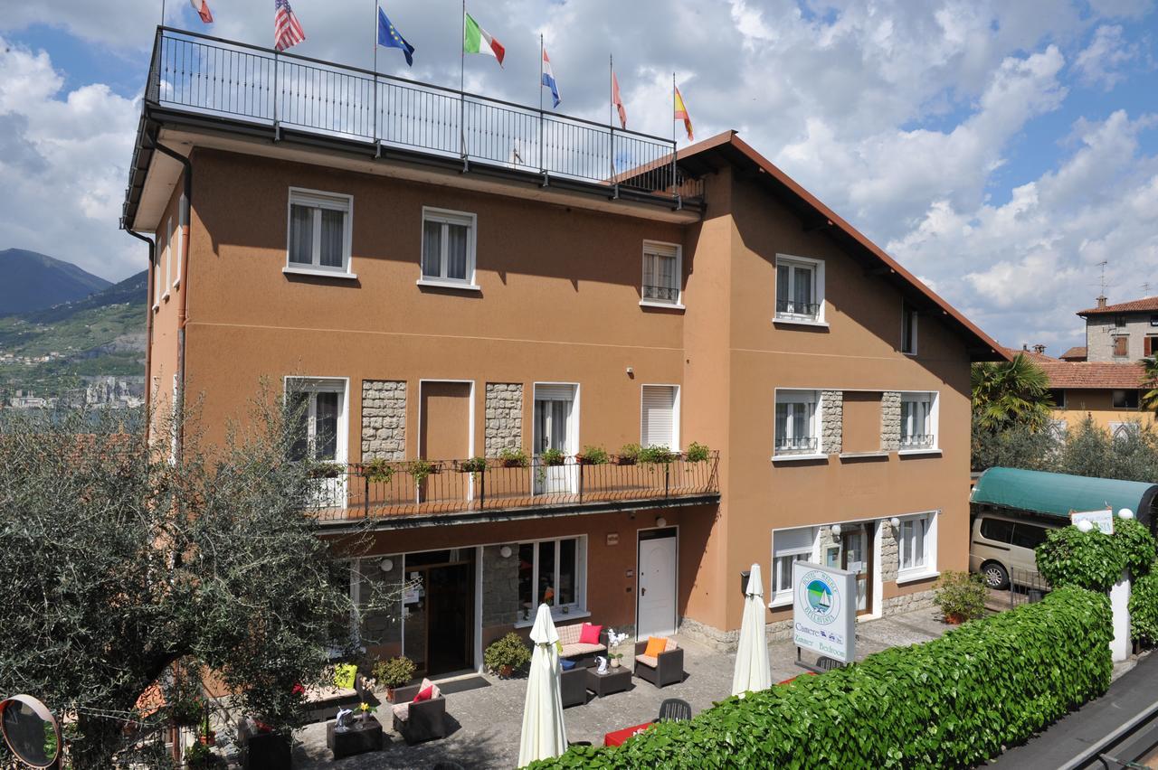Hotel Bellavista Meuble Monte Isola Exterior photo