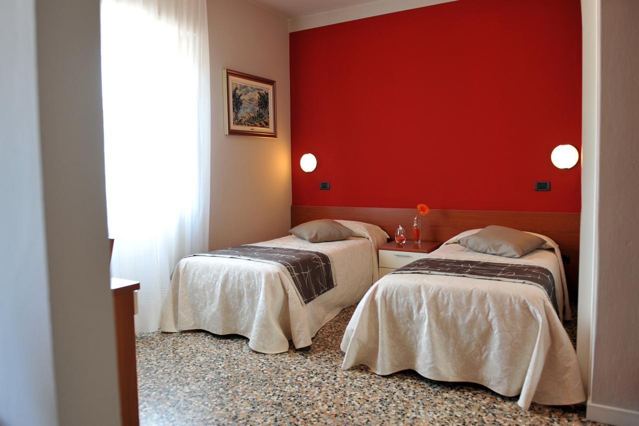 Hotel Bellavista Meuble Monte Isola Exterior photo