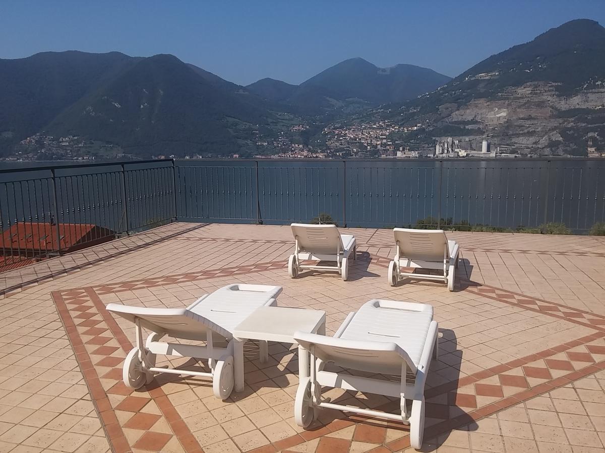 Hotel Bellavista Meuble Monte Isola Exterior photo
